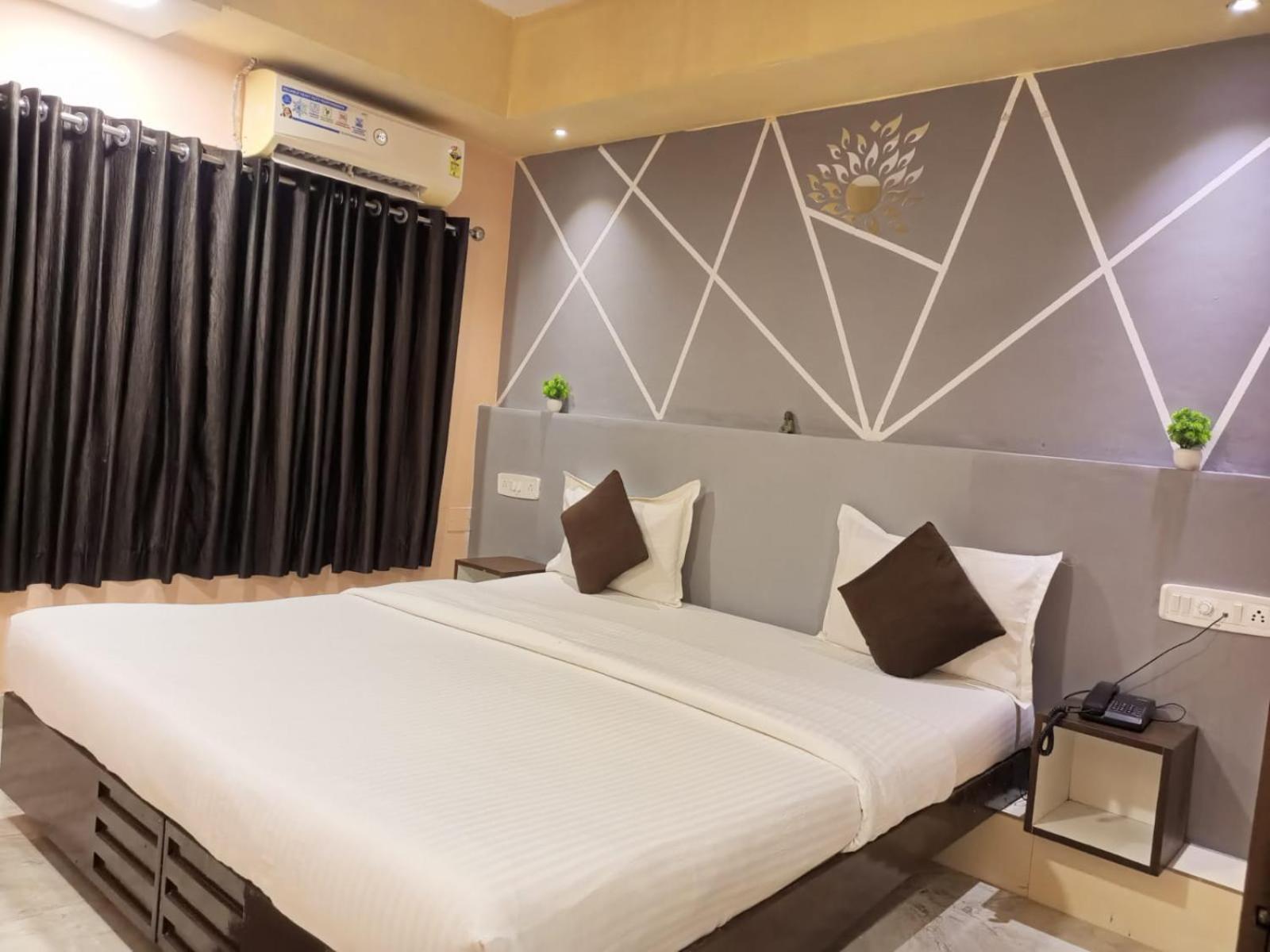 Hotel Harmony Jamnagar Exterior photo